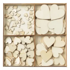 Houten hartjes in kistje - 16x16x2 cm
