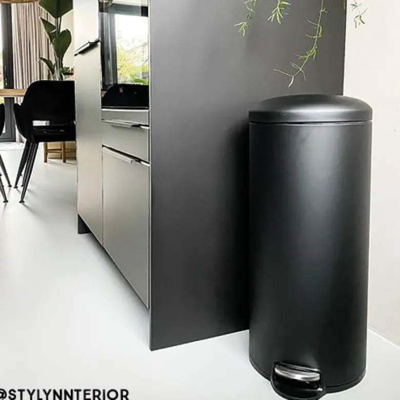 Pedaalemmer XL - 30 liter - zwart